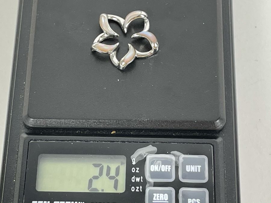 14K Gold Mother Of Pearl Flower Pendant 2.4g [Photo 4]