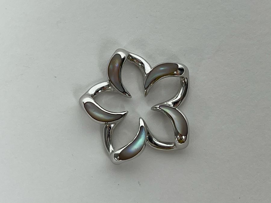 14K Gold Mother Of Pearl Flower Pendant 2.4g [Photo 2]