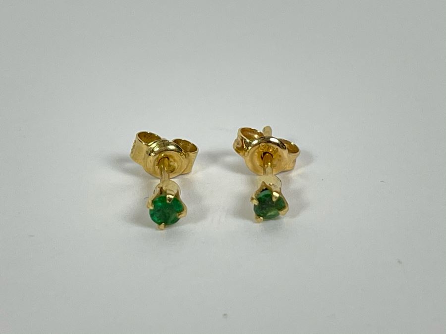 18K Gold Emerald Earrings 0.8g Fair Market Value $50 [Photo 1]