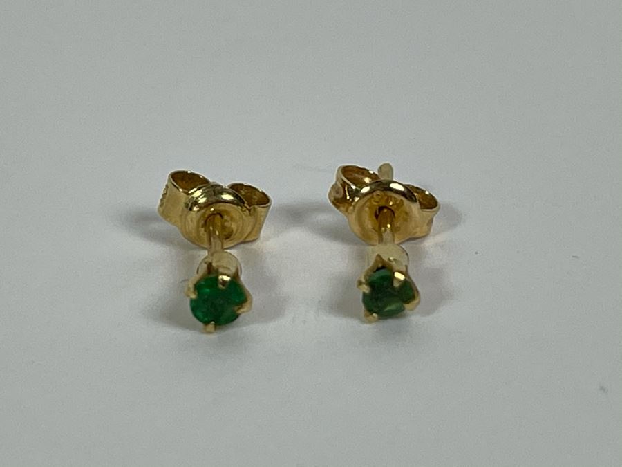 18K Gold Emerald Earrings 0.8g Fair Market Value $50 [Photo 2]