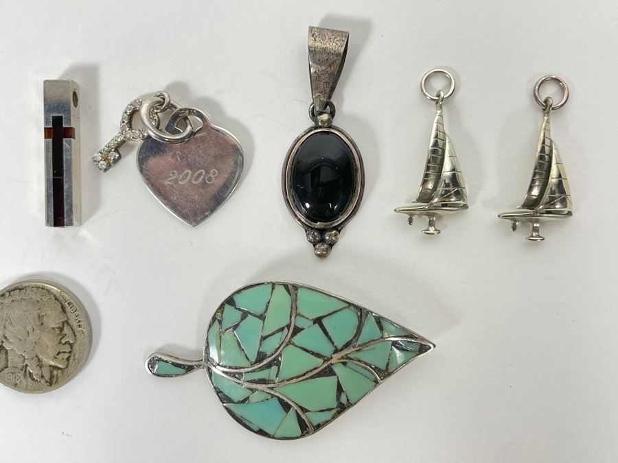 Collection Of Sterling Silver Pendants And Turquoise Inlay Brooch Pin Total Weight 22.2g [Photo 1]