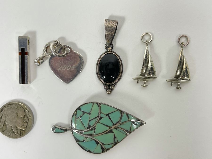 Collection Of Sterling Silver Pendants And Turquoise Inlay Brooch Pin Total Weight 22.2g [Photo 2]