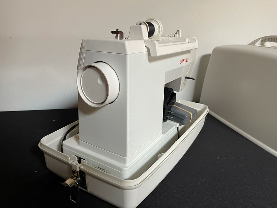 JUST ADDED - SINGER Sewing Machine Model 9410 With Case [Photo 9]