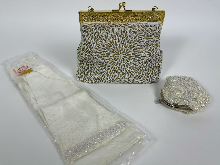 JUST ADDED - Vintage Hong Kong Beaded Purse With Gloves And Change Purse [Photo 3]