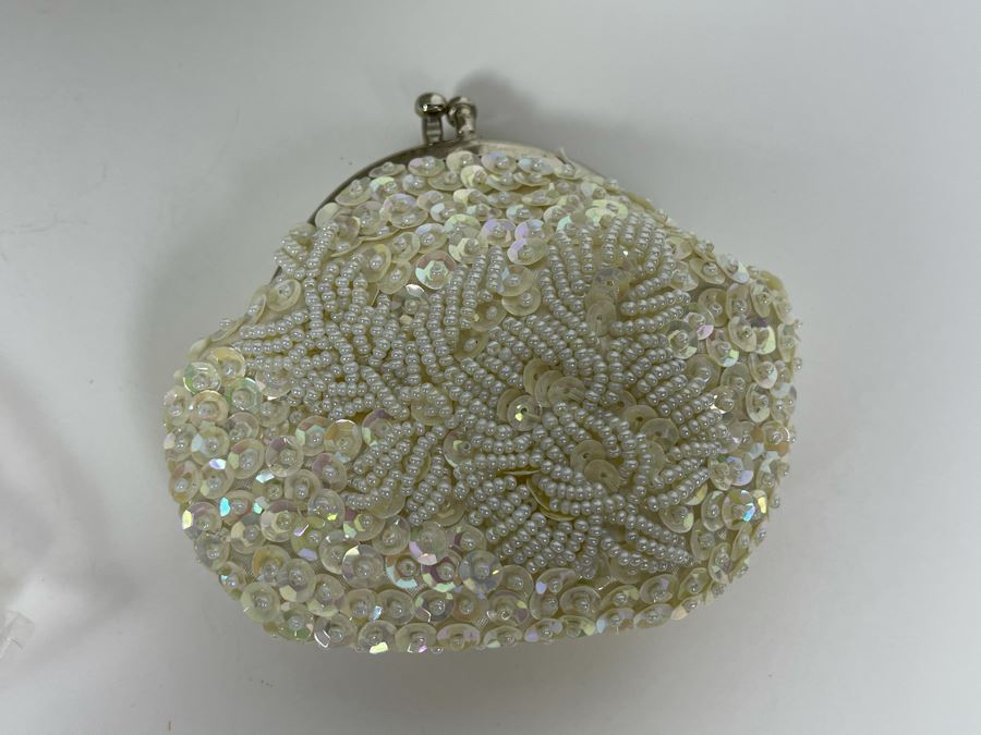 JUST ADDED - Vintage Hong Kong Beaded Purse With Gloves And Change Purse [Photo 4]