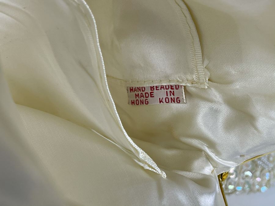 JUST ADDED - Vintage Hong Kong Beaded Purse With Gloves And Change Purse [Photo 12]