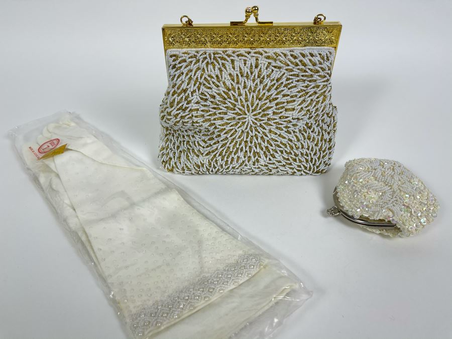 JUST ADDED - Vintage Hong Kong Beaded Purse With Gloves And Change Purse