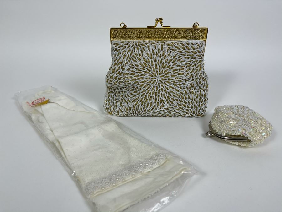 JUST ADDED - Vintage Hong Kong Beaded Purse With Gloves And Change Purse [Photo 2]
