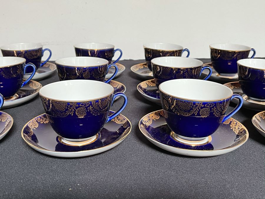 Vintage (12) Russian Blue And Gold China Cups And Saucers With Box [Photo 1]