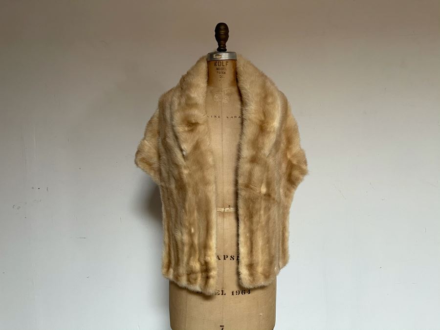 JUST ADDED - Vintage Hong Kong Fur Shawl By James Fong Fur Co [Photo 4]