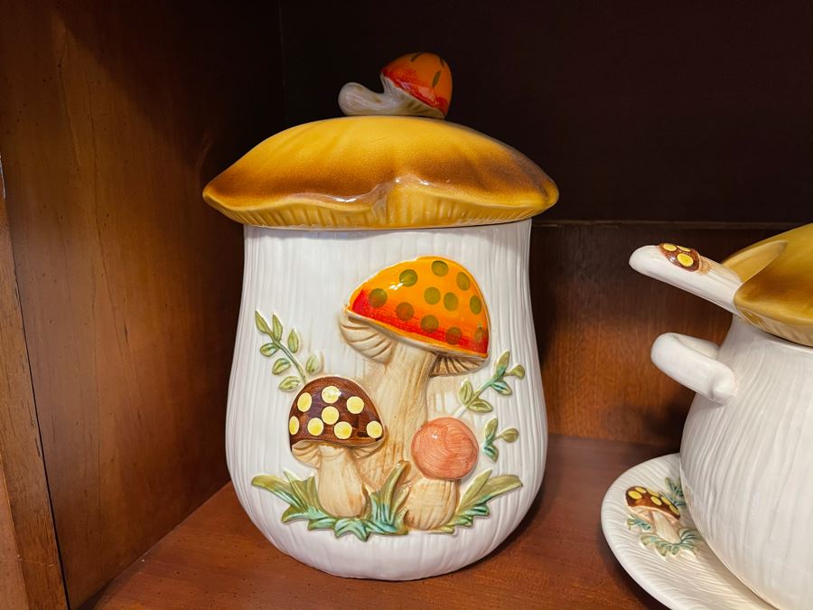Vintage 1978 Sears, Roebuck And Co Mushroom Motif Lidded Jars And Soup Tureen [Photo 5]