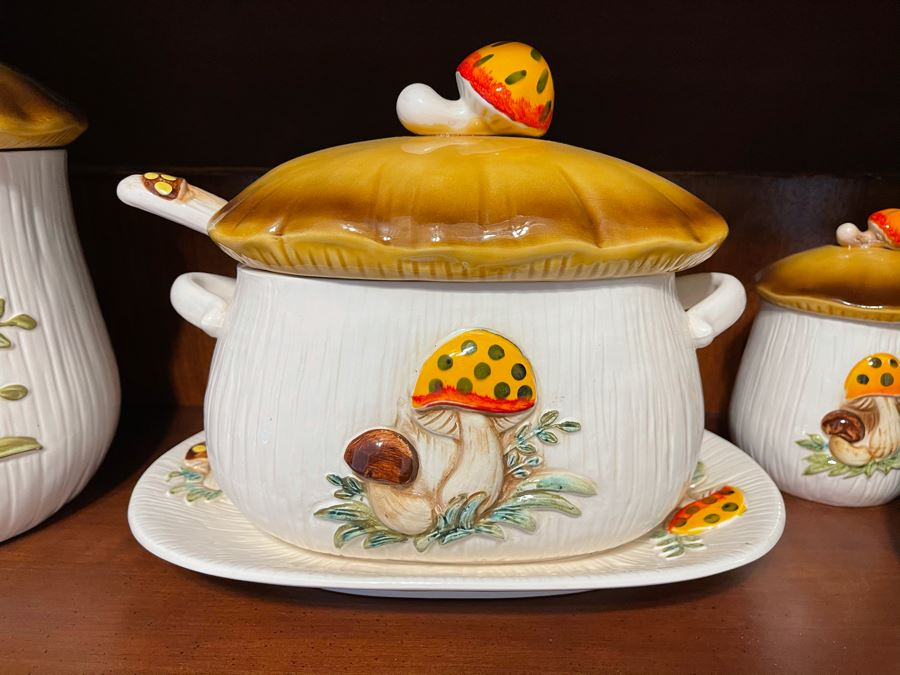 Vintage 1978 Sears, Roebuck And Co Mushroom Motif Lidded Jars And Soup Tureen [Photo 4]