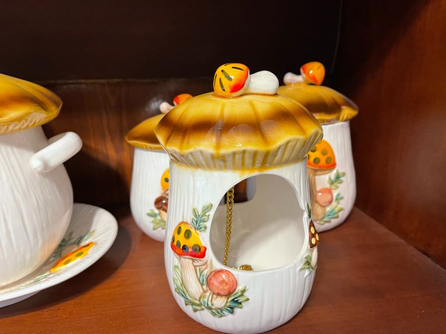 Vintage 1978 Sears, Roebuck And Co Mushroom Motif Lidded Jars And Soup Tureen [Photo 6]
