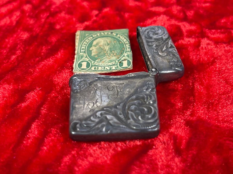 Antique Sterling Silver Repousse Stamp Case Box With Stamp 6.5g [Photo 5]