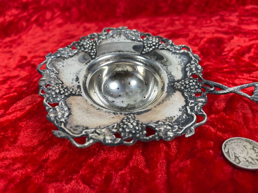 Antique Sterling Silver Tea Strainer Sifter Spoon Grape Vine Motif 81g [Photo 4]