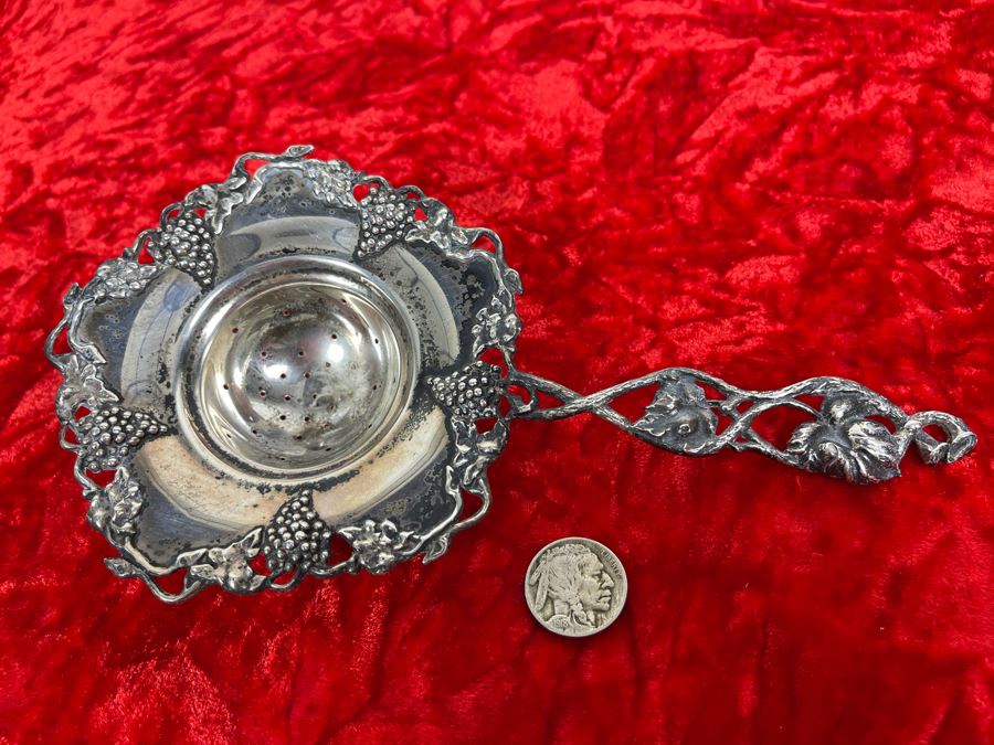 Antique Sterling Silver Tea Strainer Sifter Spoon Grape Vine Motif 81g