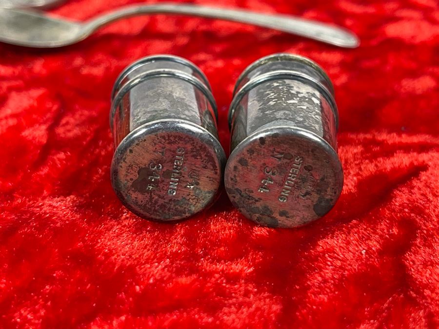 Vintage Sterling Silver Salt & Pepper Shakers And Sterling Silver Salt Cellar Spoon [Photo 4]