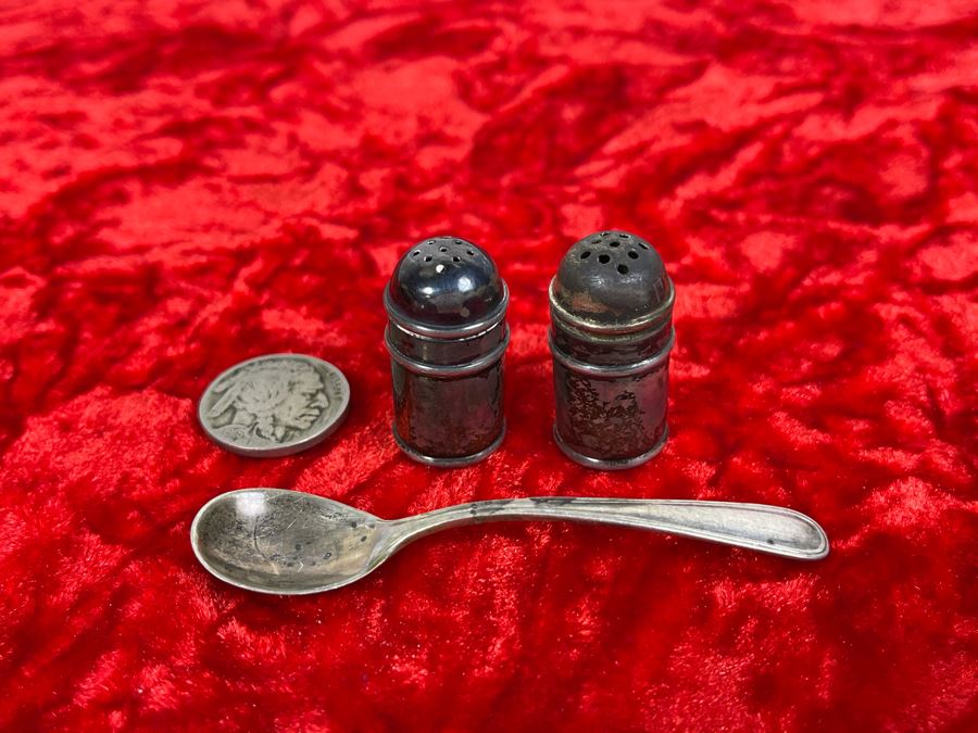 Vintage Sterling Silver Salt & Pepper Shakers And Sterling Silver Salt Cellar Spoon [Photo 3]