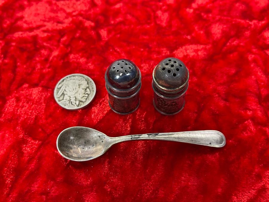 Vintage Sterling Silver Salt & Pepper Shakers And Sterling Silver Salt Cellar Spoon [Photo 2]
