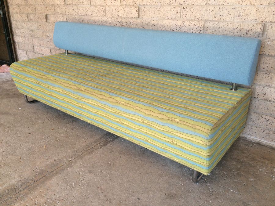 Modern KI HUB Modular Sofa with Bent Chrome Legs [Photo 2]