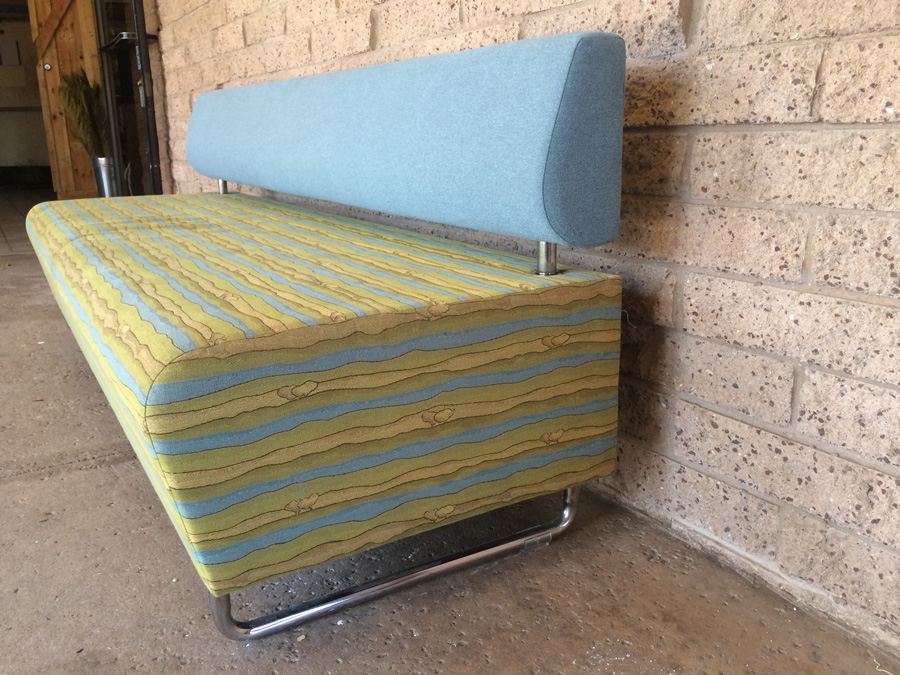 Modern KI HUB Modular Sofa with Bent Chrome Legs [Photo 4]