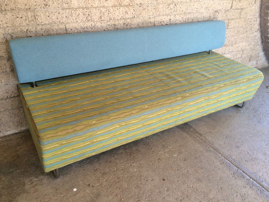 Modern KI HUB Modular Sofa with Bent Chrome Legs [Photo 5]