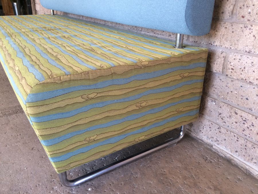 Modern KI HUB Modular Sofa with Bent Chrome Legs [Photo 3]