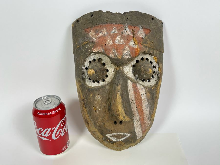 Vintage Kuba Africa Handmade Carved Wooden Ethnic Mask 8W X 13H X 4.5D [Photo 1]
