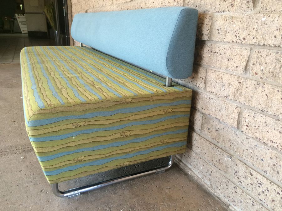 Modern KI HUB Modular Sofa with Bent Chrome Legs [Photo 4]