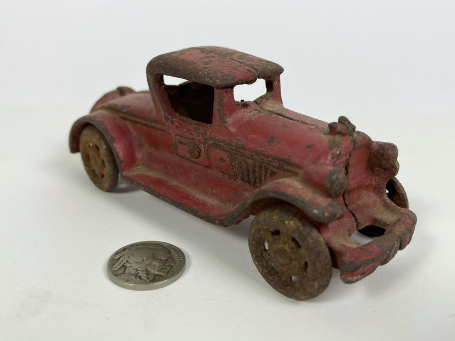 Old Cast Iron Toy Car 5L [Photo 3]