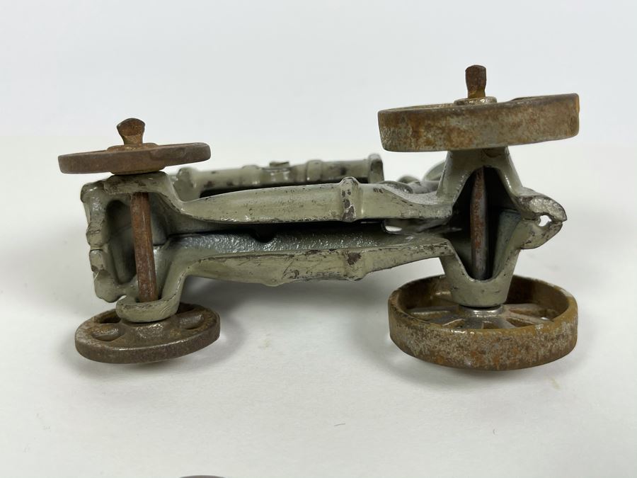 Old Cast Iron Toy Tractor 3.5L [Photo 8]