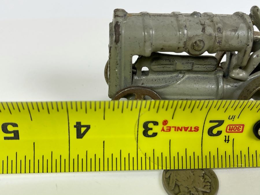 Old Cast Iron Toy Tractor 3.5L [Photo 9]