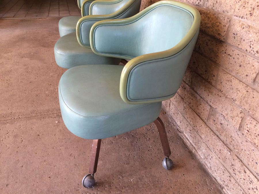 Modern Green Chairs on Casters [Photo 5]