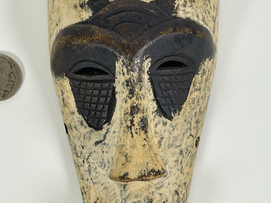 Hand Carved Handpainted Wooden Ethnic Mask 4.5W X 7.5H X 1.5D [Photo 3]