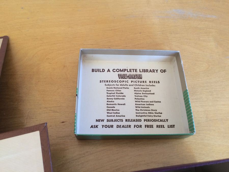 View-Master in Original Box with Tons of Picture Reels and Storage Box [Photo 7]