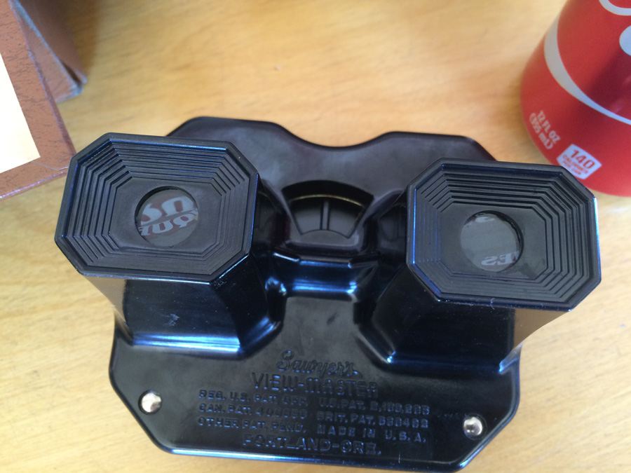 View-Master in Original Box with Tons of Picture Reels and Storage Box [Photo 9]