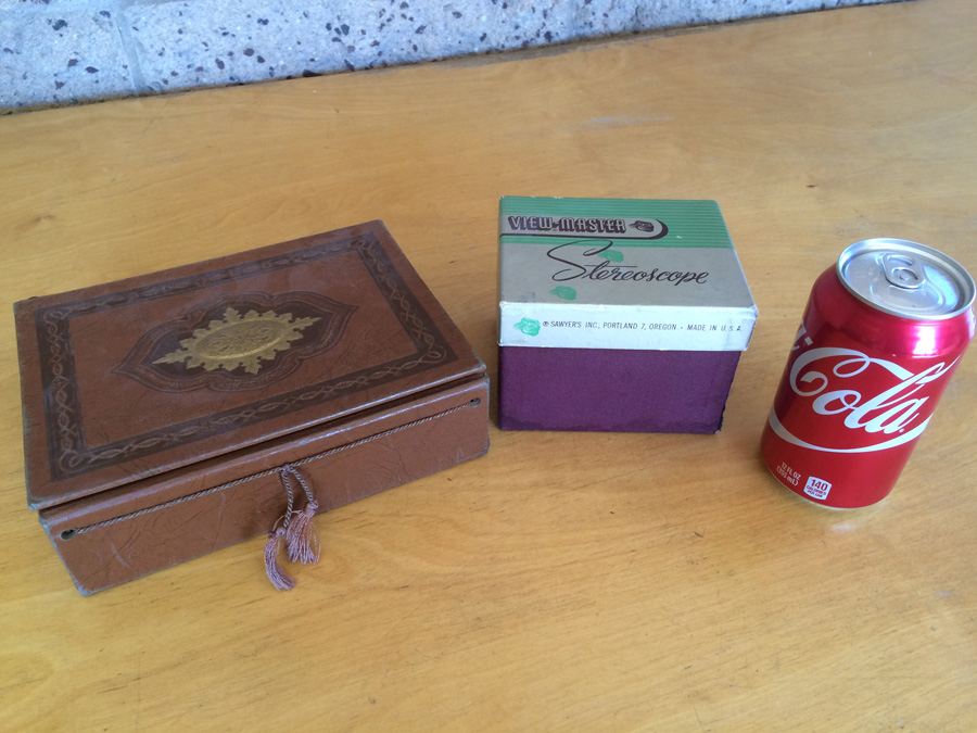 View-Master in Original Box with Tons of Picture Reels and Storage Box [Photo 1]