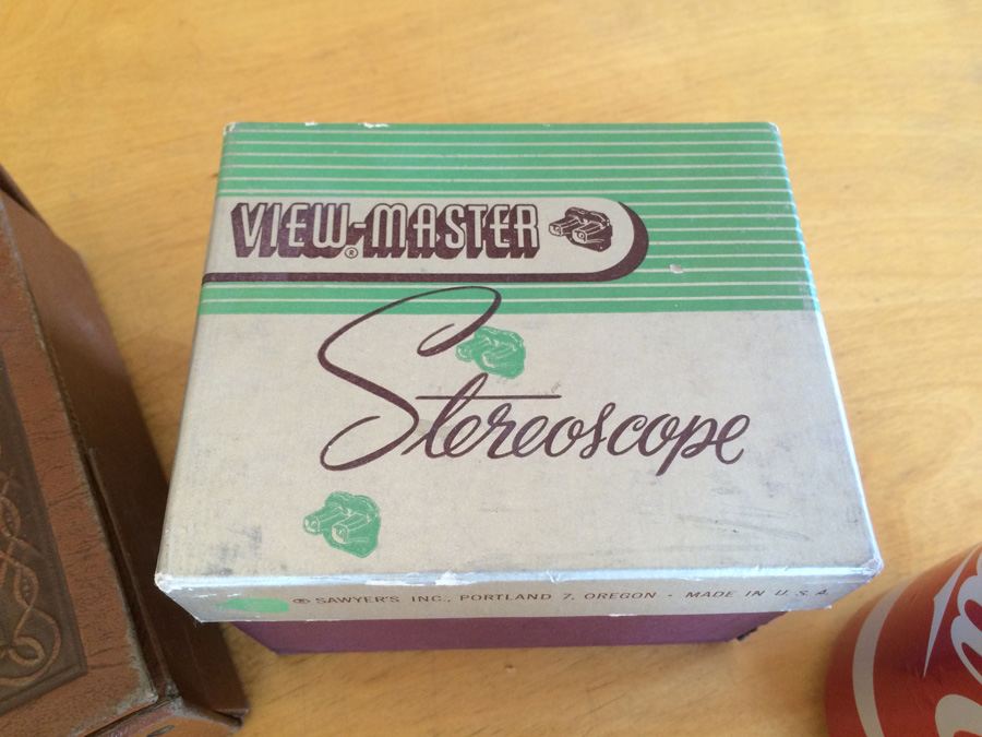 View-Master in Original Box with Tons of Picture Reels and Storage Box [Photo 4]