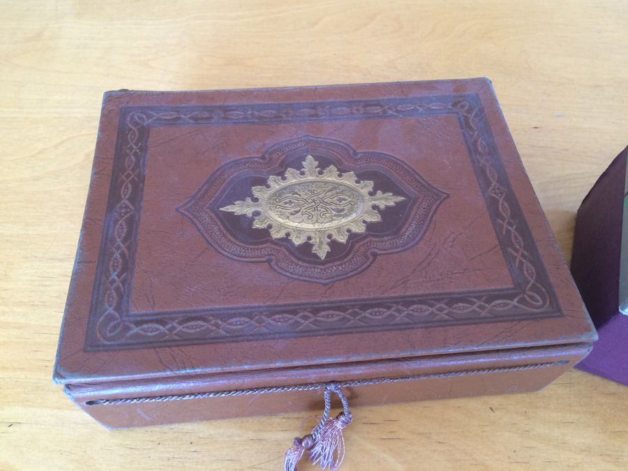 View-Master in Original Box with Tons of Picture Reels and Storage Box [Photo 5]