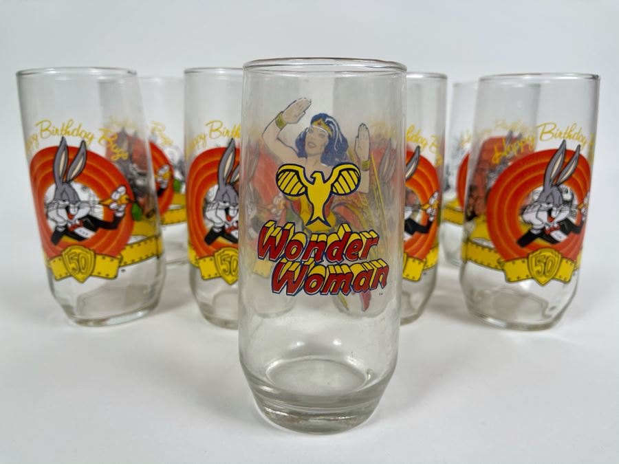1978 Wonder Woman Pepsi Collector Series Glass And Eight Happy Birthday Bugs Bunny 1990 Glasses [Photo 4]