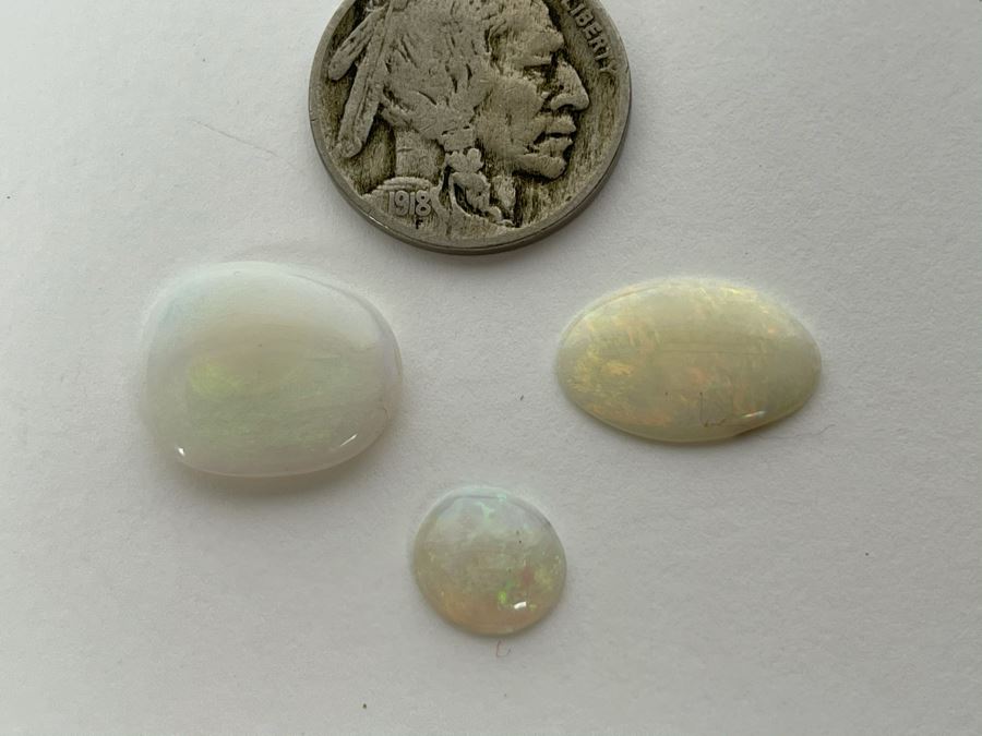 JUST ADDED - Set Of Three Good Quality Opal Gemstones 9cts Total Weight [Photo 3]