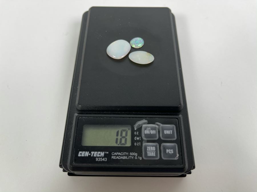 JUST ADDED - Set Of Three Good Quality Opal Gemstones 9cts Total Weight [Photo 6]