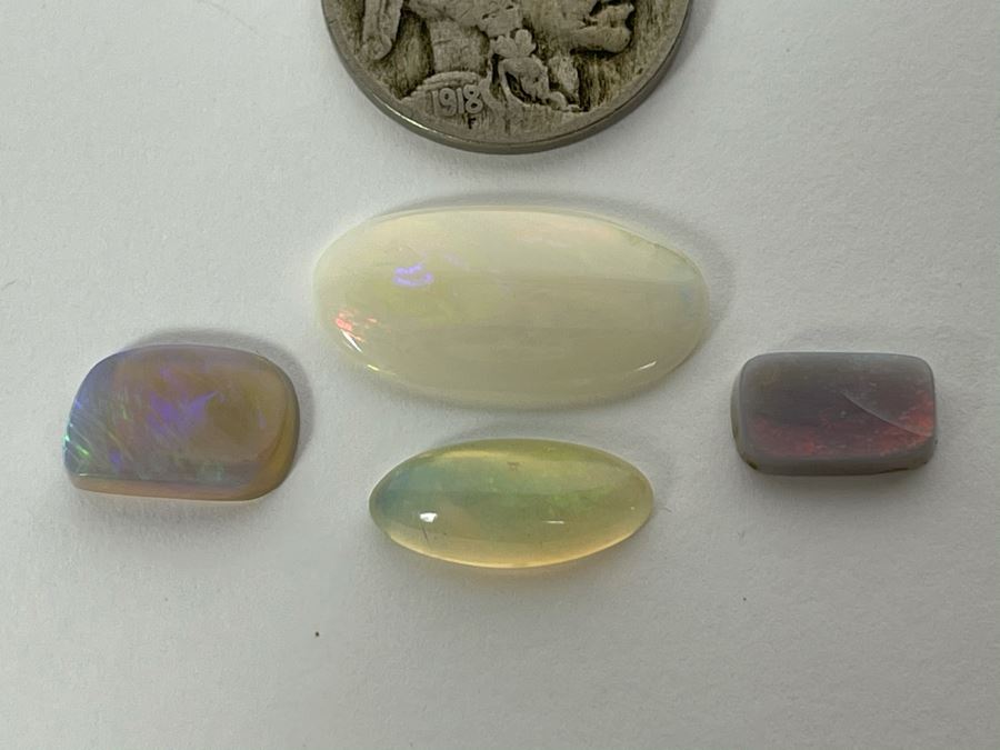 JUST ADDED - Set Of Three Good Quality Opal Gemstones 9cts Total Weight 10.5cts Total Weight [Photo 1]