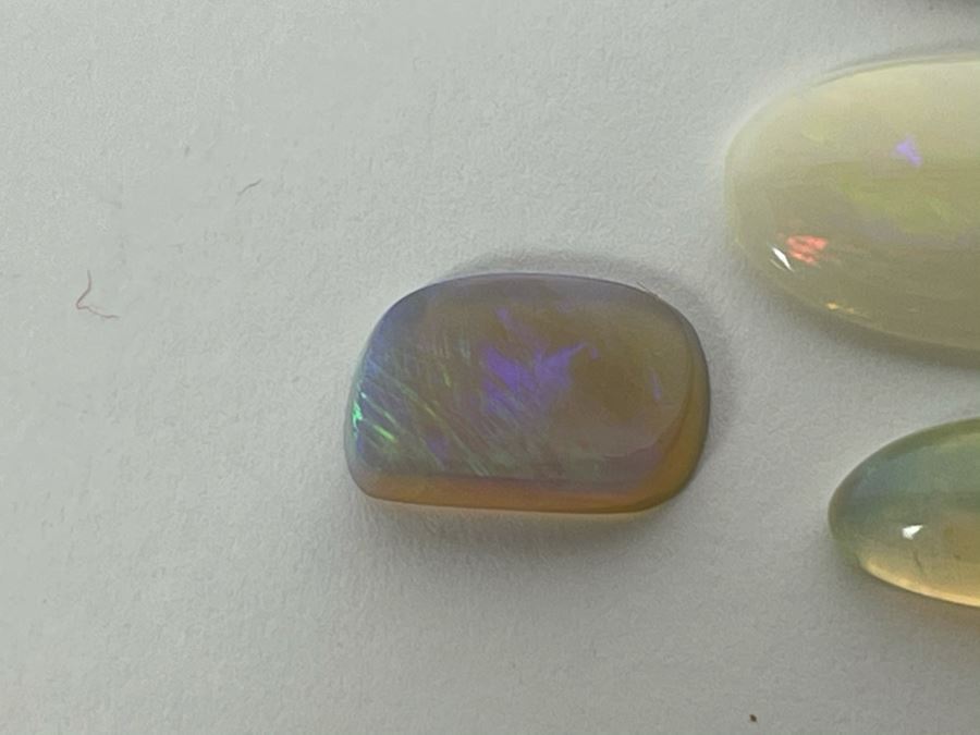 JUST ADDED - Set Of Three Good Quality Opal Gemstones 9cts Total Weight 10.5cts Total Weight [Photo 5]
