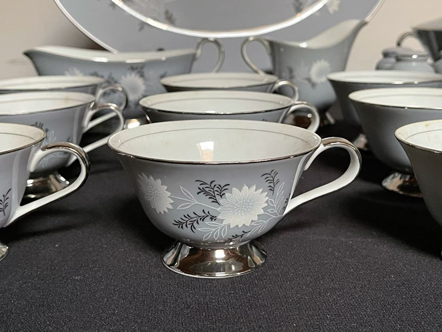 Mid-Century Starlite Pattern Seyei Fine China From Japan - Huge Set With Over 100 Pieces Apx Service For 14 [Photo 7]