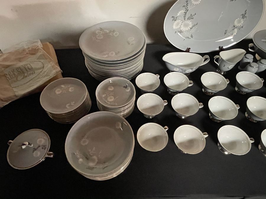 Mid-Century Starlite Pattern Seyei Fine China From Japan - Huge Set With Over 100 Pieces Apx Service For 14 [Photo 17]