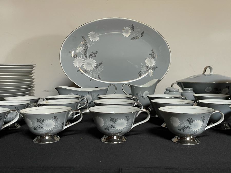 Mid-Century Starlite Pattern Seyei Fine China From Japan - Huge Set With Over 100 Pieces Apx Service For 14 [Photo 4]