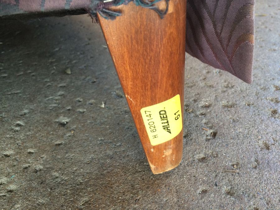 Beautifully Curved Elegant Mid-Century Sofa [Photo 10]