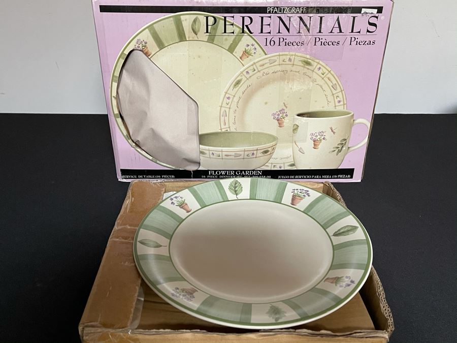 JUST ADDED - Pfaltzgraff Perennials 16 Piece Dinnerware Set [Photo 3]