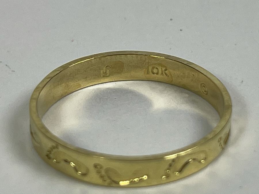 10K Gold Footprint Ring Size 8.25 1.6g [Photo 7]